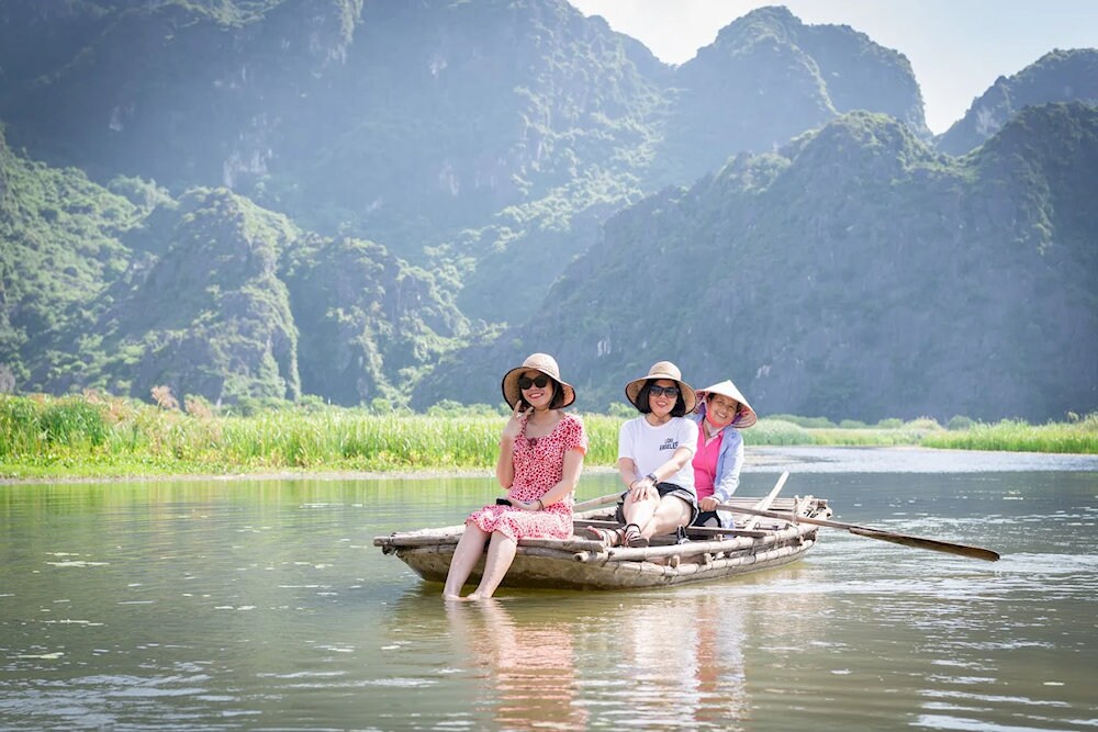 With breathtaking scenery and perfect natural light, Van Long is a paradise for photography enthusiasts